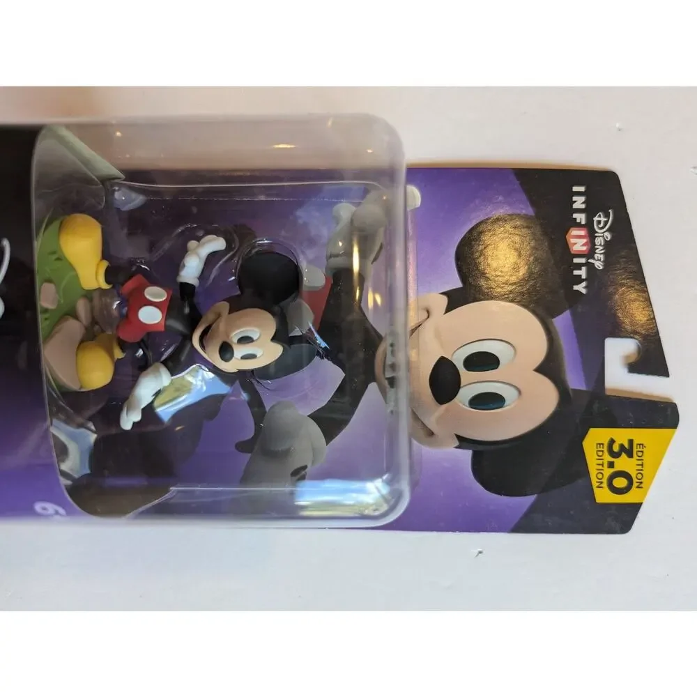 Disney Infinity Mickey Mouse Character Figurine in 3.0 Edition